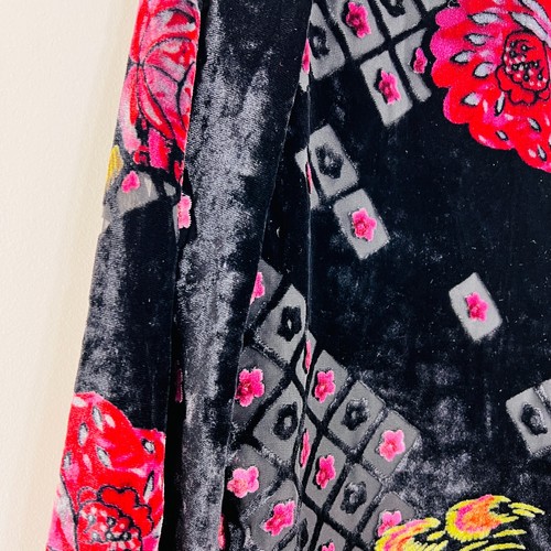 Cue Floral Velvet Playsuit Choker V Cutout Neckline Black Pink 12 Ruffled Cuff - Bild 17 von 24