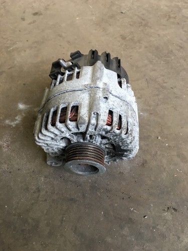 BMW 3 E90 318D N47D20C Baujahr 2008 Lichtmaschine Generator 7802261