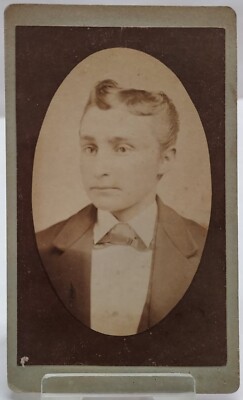 MAN - no photographer information - PHOTOGRAPH - CDV - listing #6211