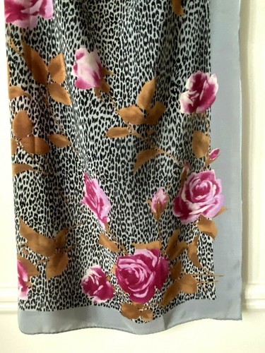 FOULARD carré en SOIE SILK SCARF Magnifique Motif ROSE félin Gris 84 x 86cm ! - Imagen 3 de 10