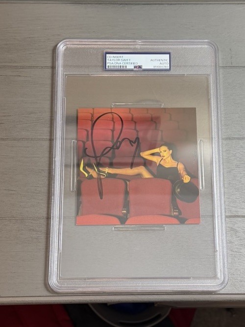 SIGNED HEART TAYLOR SWIFT LIFE OF A SHOWGIRL PHOTO 3 PSA DNA COA AUTOGRAPH AUTO