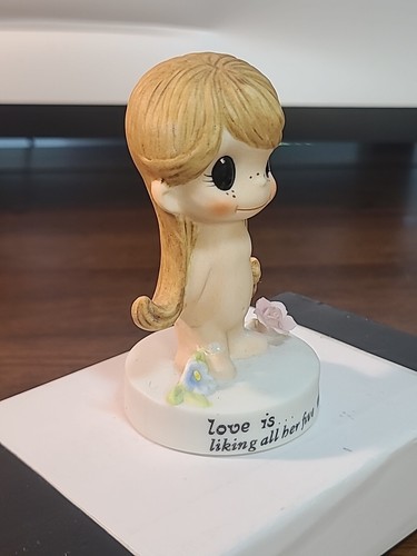 Kim Casali 1972 "LOVE IS... Liking all her five million freckles Figurine - Picture 6 of 11