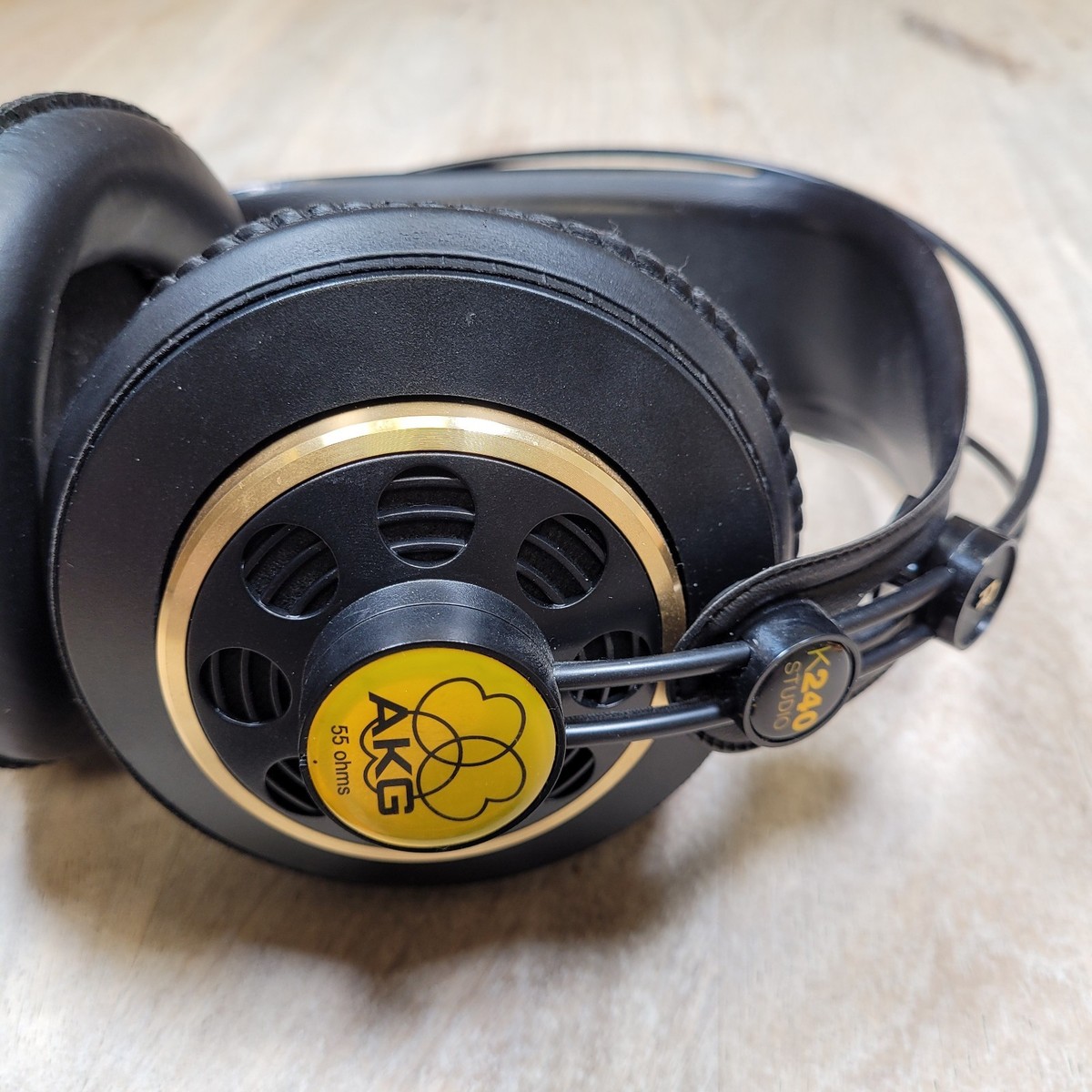 K240 Mkii Akg 55 AKG K240 Studio Professional Semi-Open Headphones