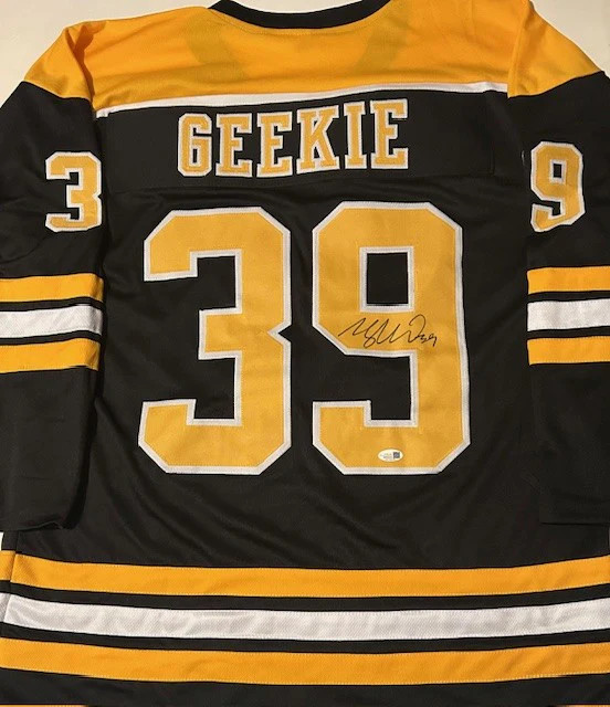 Morgan Geekie Autographed Jersey - 01