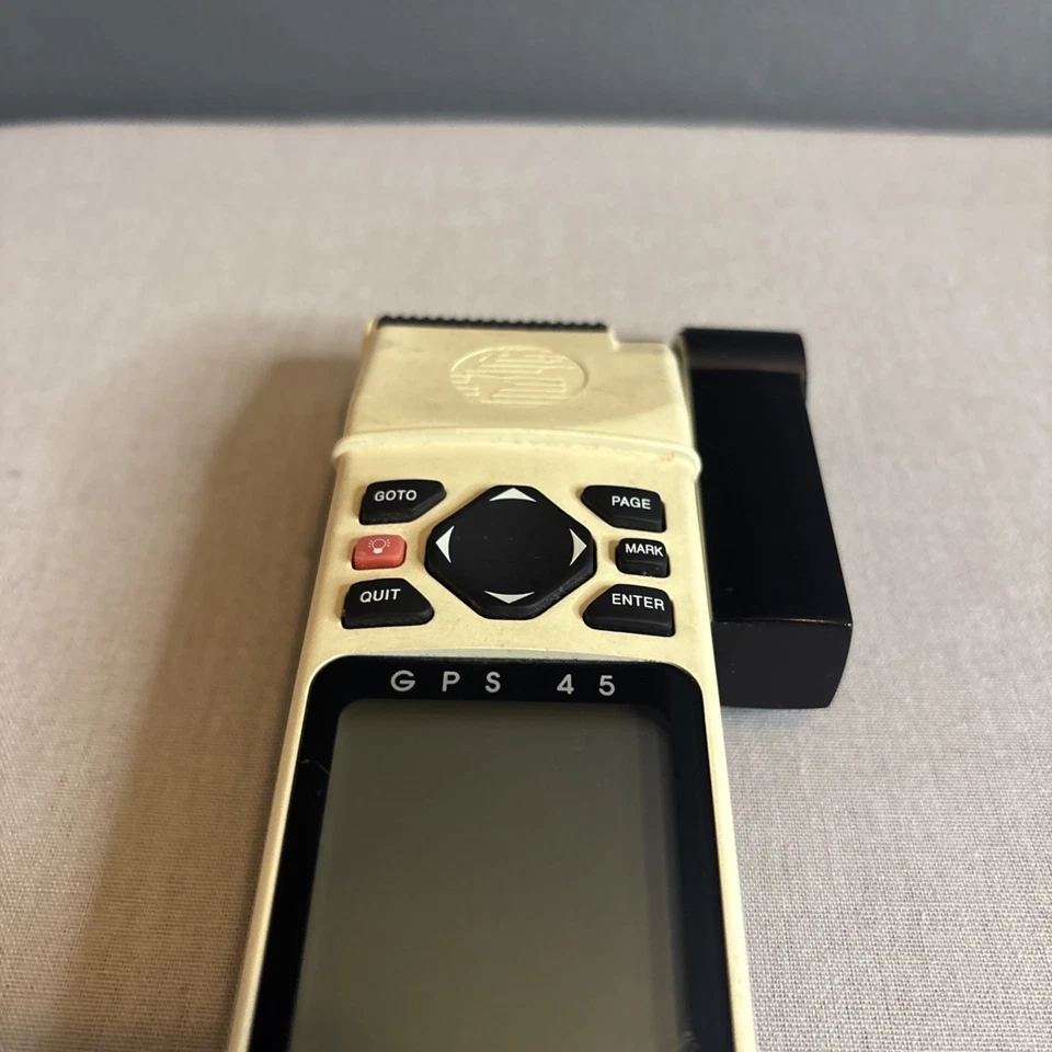 GARMIN MARINE GPS 45 PERSONAL NAVIGATOR - MOBILE HIKING BIKING GEOCACHING - Image 2 of 4