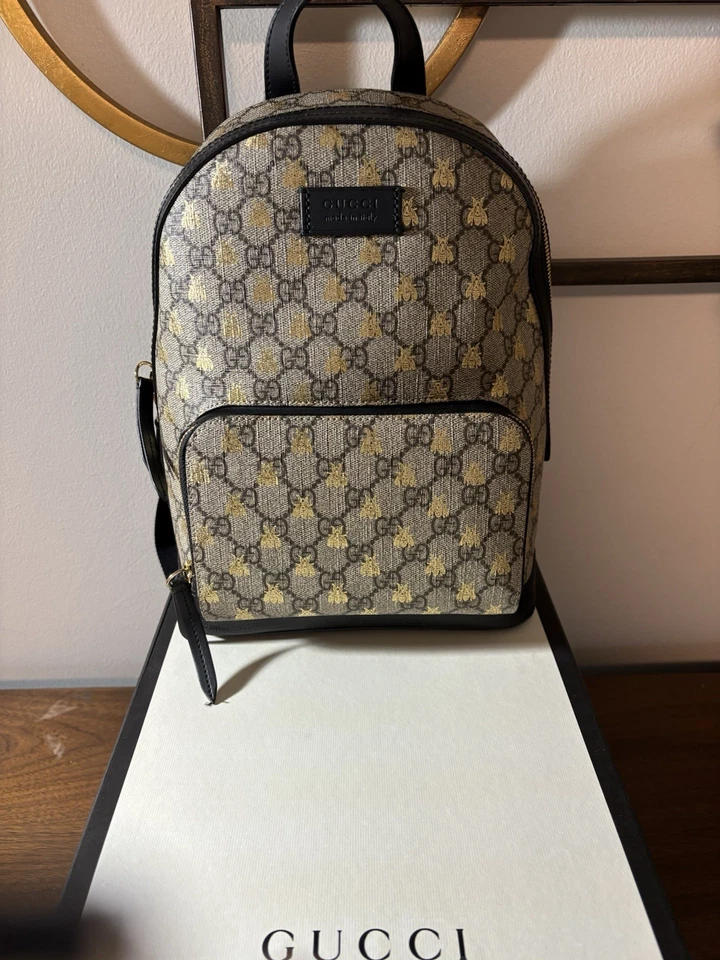 Mochila Gucci GG Supreme pequena bege/preto lona/couro - Imagem 2 de 4