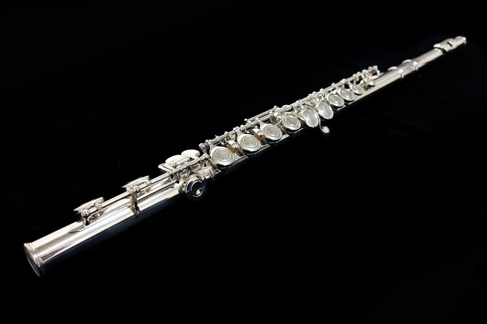 YAMAHA Flute YFL 211SII Silver Plated E Mechanism Professional Classic - Image 2 of 4