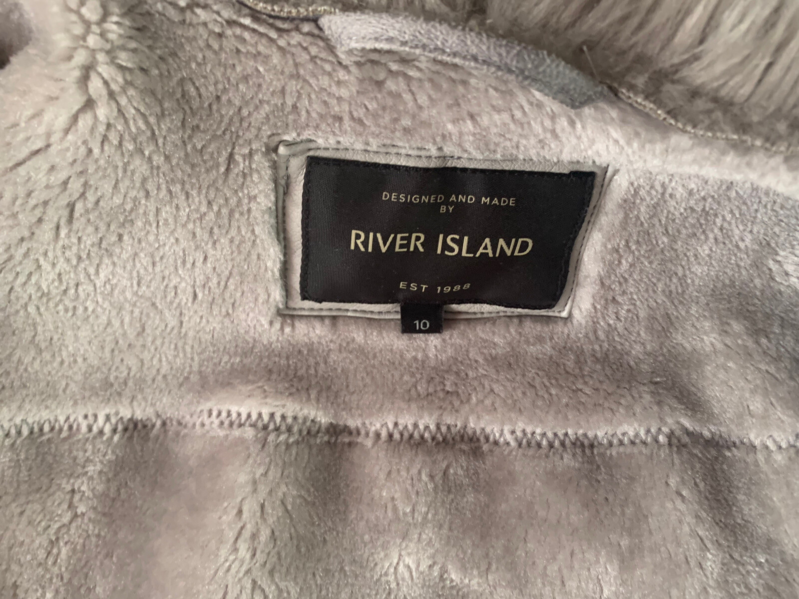 river island ladies sleeveless jacket/ gilet, Fau… - image 3