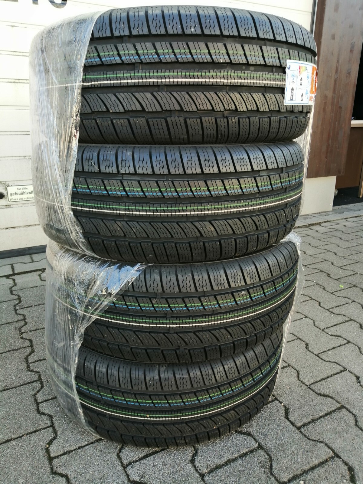 Allwetterreifen 215 45 R17