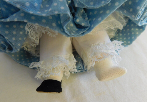 Madame Alexander 8" MISS MUFFET Doll + Russia & Black Dresses Blue Coat TRUNK+++ - Picture 4 of 18