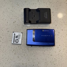 Fujifilm FinePix Z10 FD 7.2MP Digital Camera Blue Working Charger, Battery