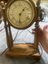 Vintage Trend Mantle Clock Pendulum Model 702 Zeeland Michigan. No Pendulum