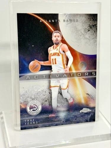 2025 Topps Chrome Trae Young Base (RAW)