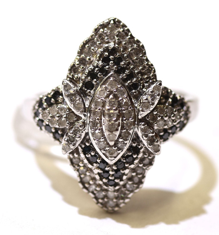 10K gold white & Black .50ct natural diamond cluster ring 4.3g estate vintage 7