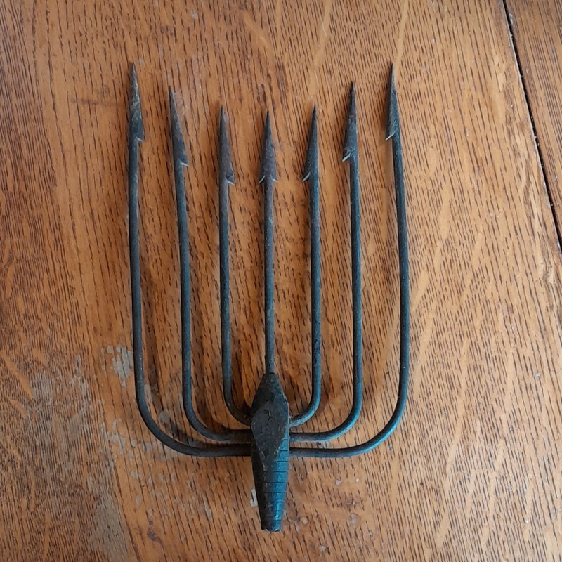 ANTIQUE ICE FISHING SPEAR
