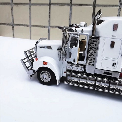Trattore Kenworth T909 Australian Truck In Pressofuso &ndash; Scala 1:32, Rosso &ndash; Esclusiva Repliche