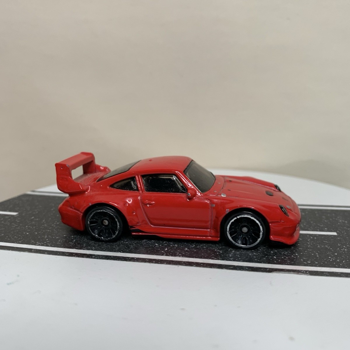 2014 Hot Wheels HW City Nightburnerz Porsche 911 993 GT2 Red w