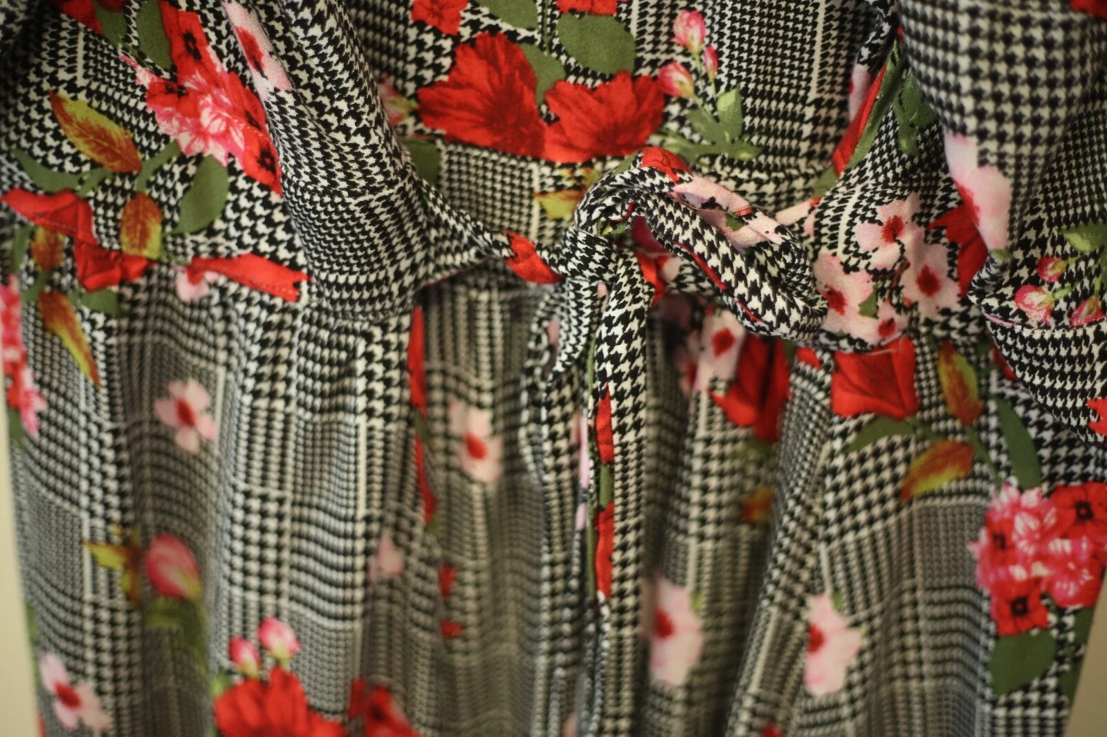 Abito donna City Chic taglia XXL 24 floreale pied de poule nero rosso San Valentino