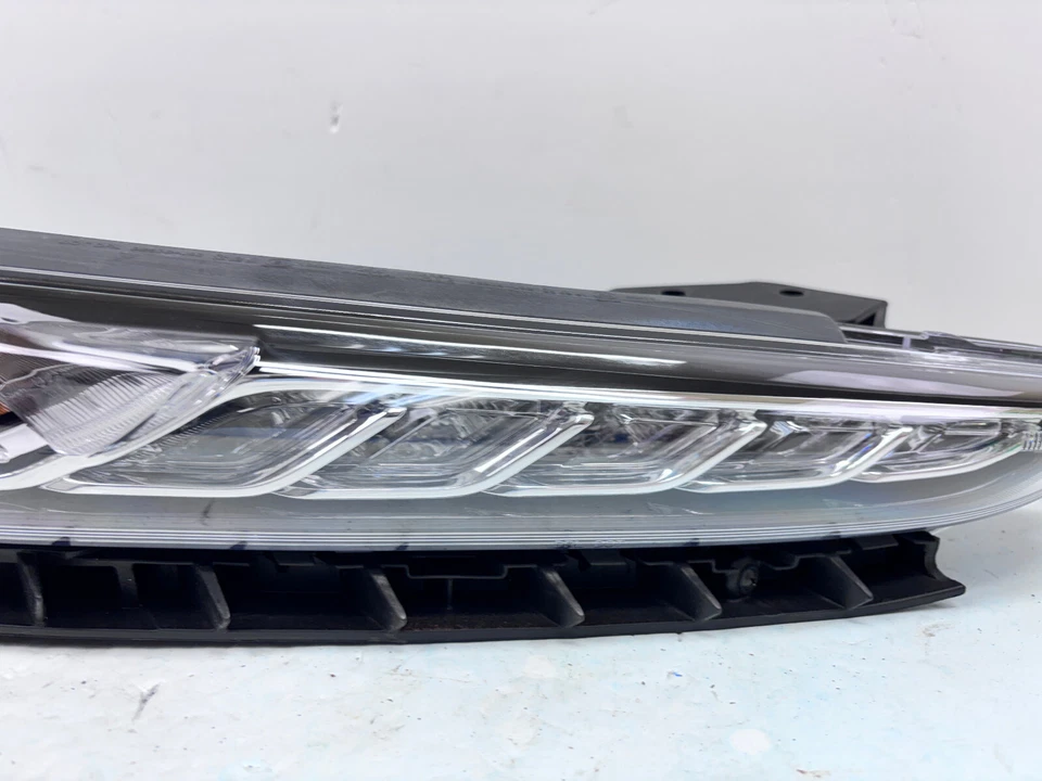 92208-J9020 2018 2019 2020 2021 HYUNDAI KONA LED LUZ DE CIRCULACIÓN DELANTERA DERECHA OEM Foto 4 de 4