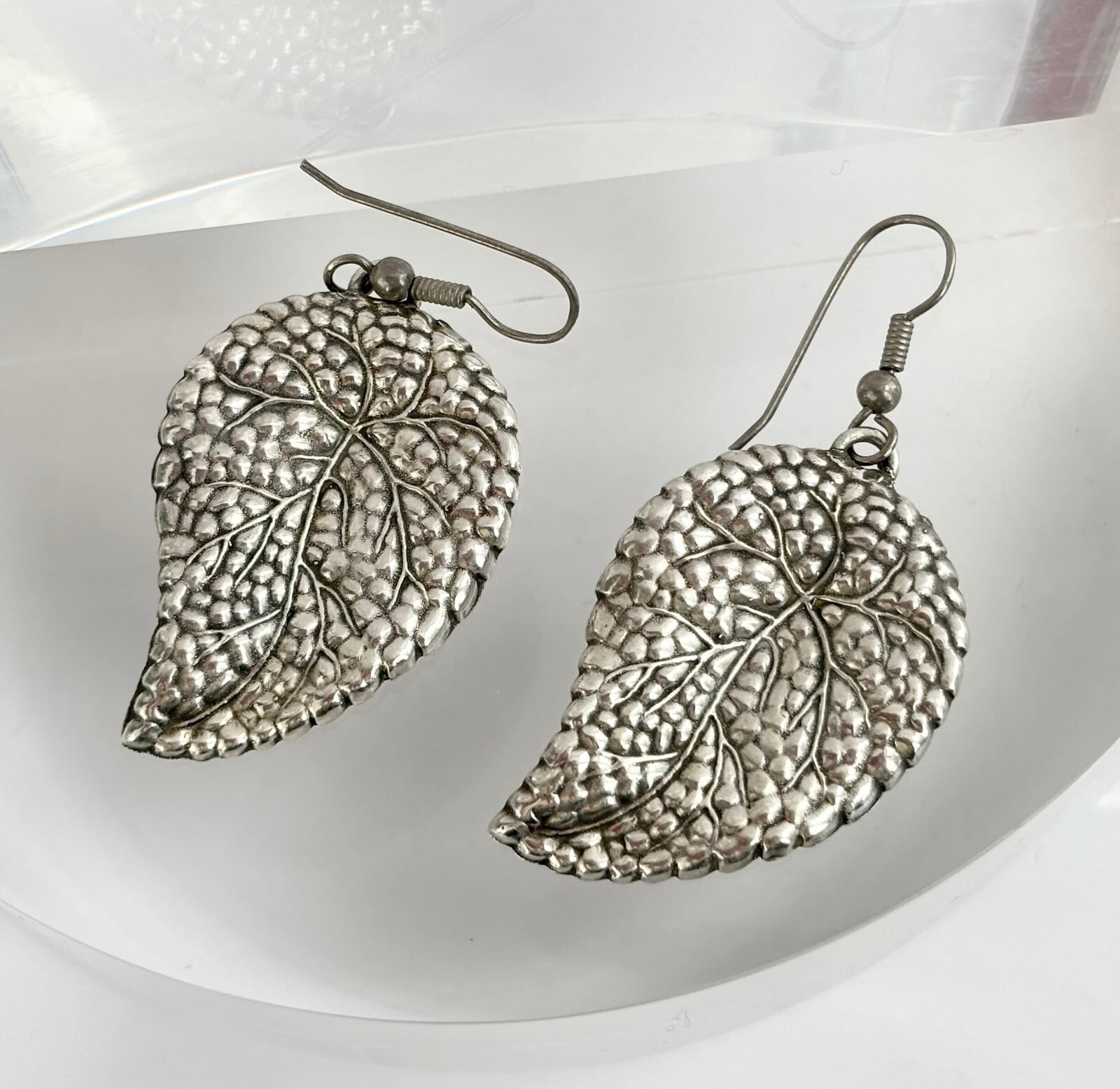 Silver Tone Vintage Leaf Shape Textured Dangle Ea… - image 1