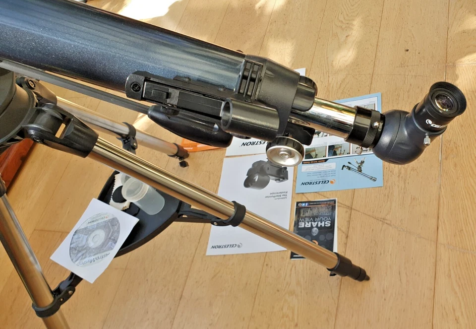 Celestron AstroMaster 70AZ Refractor Astronomical Telescope #21061 - VGC. - Image 3 of 4