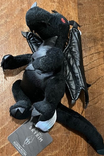 ๐ฅ Elder Scrolls V Skyrim Alduin Plush Bethesda Loot Crate NEW w/ Tags 2021 - Picture 8 of 9