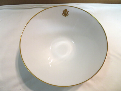 VTG CM 1814 Hutschenreuther 11" Bowl White w/ Gold -U.S. Embassy seal - Picture 2 of 8