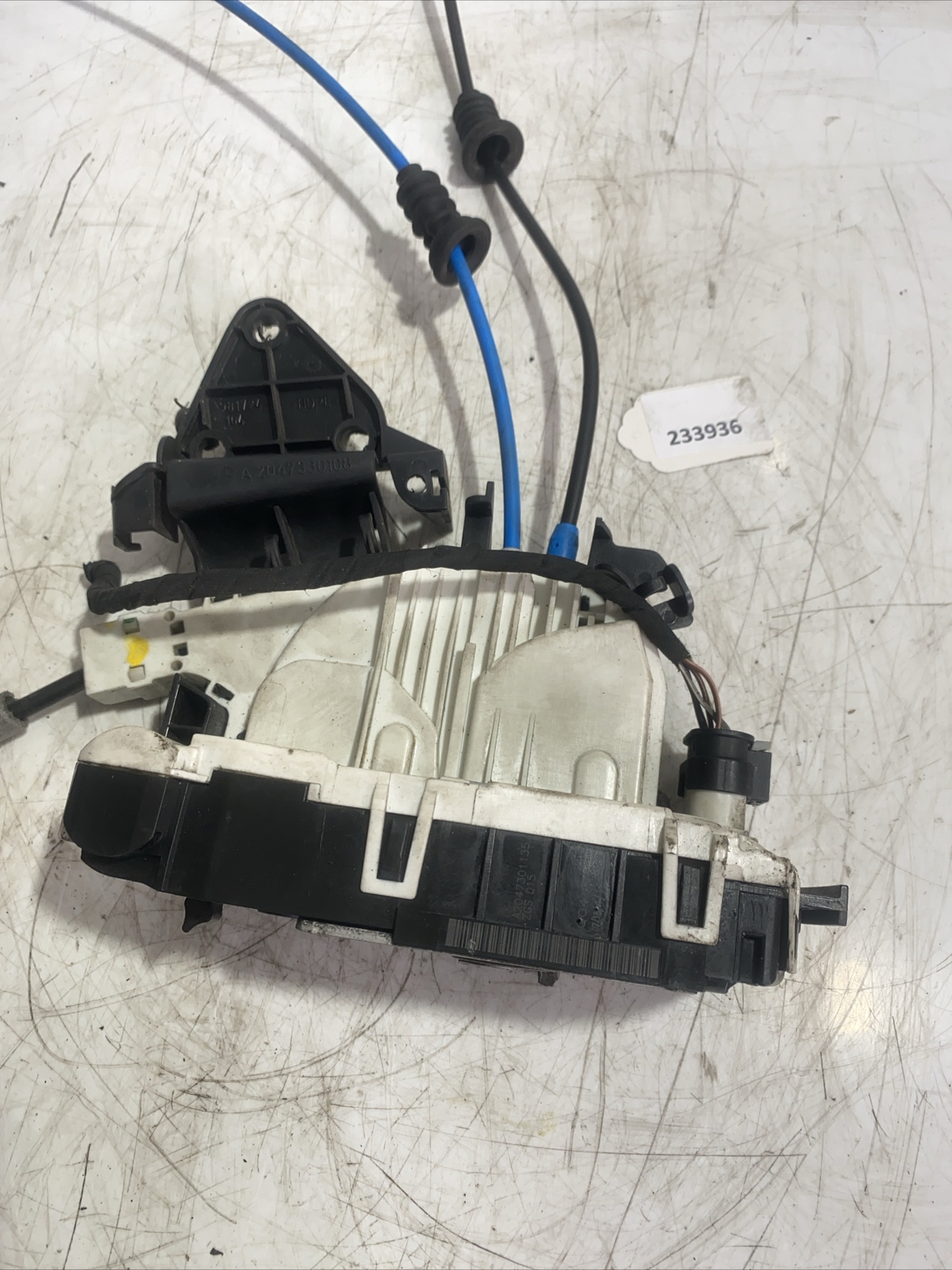 Mercedes-Benz W204 Rear Right Door Lock A2047301135 for sale 