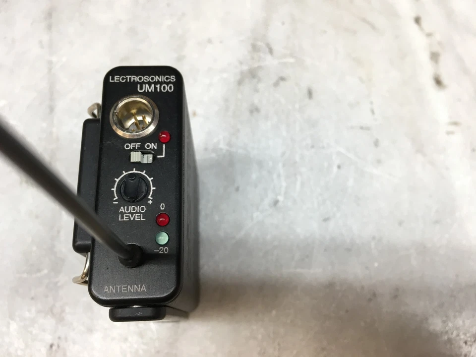 Lectrosonics UM100 UHF MULTI-FREQUENCY BELT-PACK TRANSMITTER Freq Block 29 (WH) - Image 3 of 4