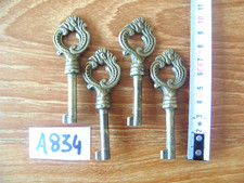 LOT A834 DE 4 CLÉ CLÉS CLEFS CLEF ANCIENNES PERCEES DE PORTE DE MEUBLE