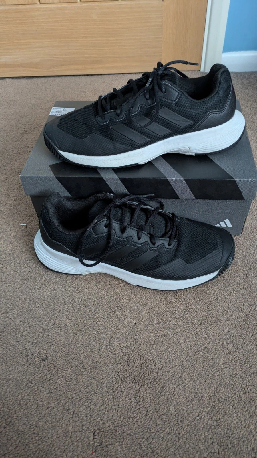 Scarpe da ginnastica uomo ragazzo Adidas Game Court 2 nere taglia UK 9 5