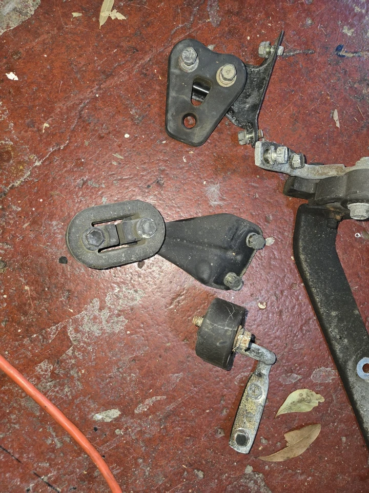 Colgadores de escape 91 92 93 3000gt VR4 Dodge Stealth TT Foto 4 de 4