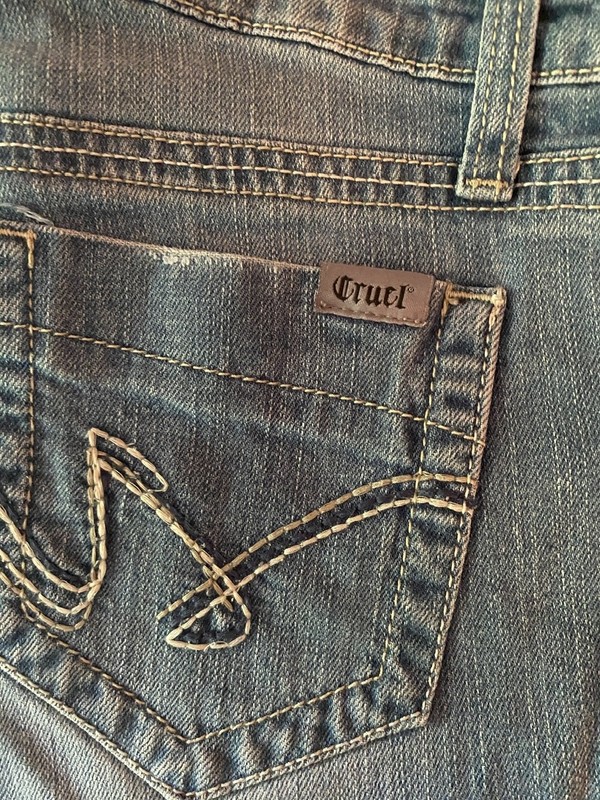 Cruel Girl Womens Harper Jeans Sz 1 Long, Snap Cuffs Low Rise Light Wash