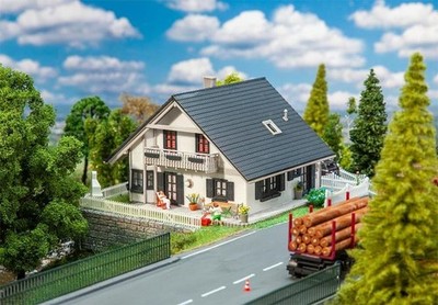 Faller Saniertes Einfamilienhaus 130640