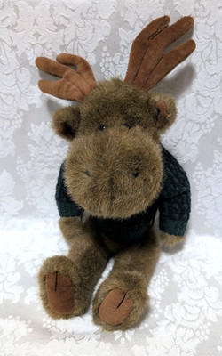 The Boyds Collection Brown Plush Floppy Moose 17'' J B Bean Series Sweater