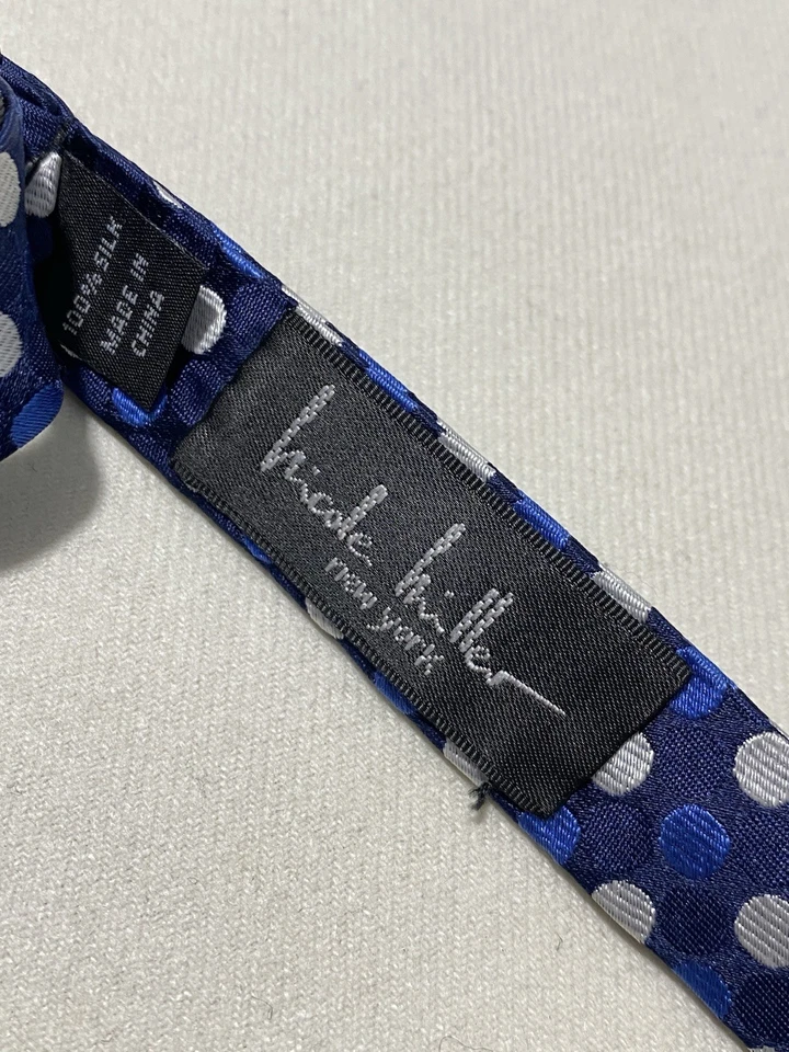 Pajarita Nicole Miller azul seda para hombre patrón de lunares M en China excelente estado Foto 2 de 4