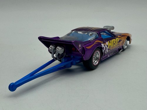 Muscle Machines Nitro Coupe Shark Attack 1992 Corvette Dragster, 1:64, Purple - Picture 4 of 12