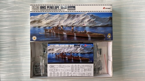Flyhawk FH1109 1/700 HMS PENELOPE 1940 Plastic Model Kit - Picture 6 of 6