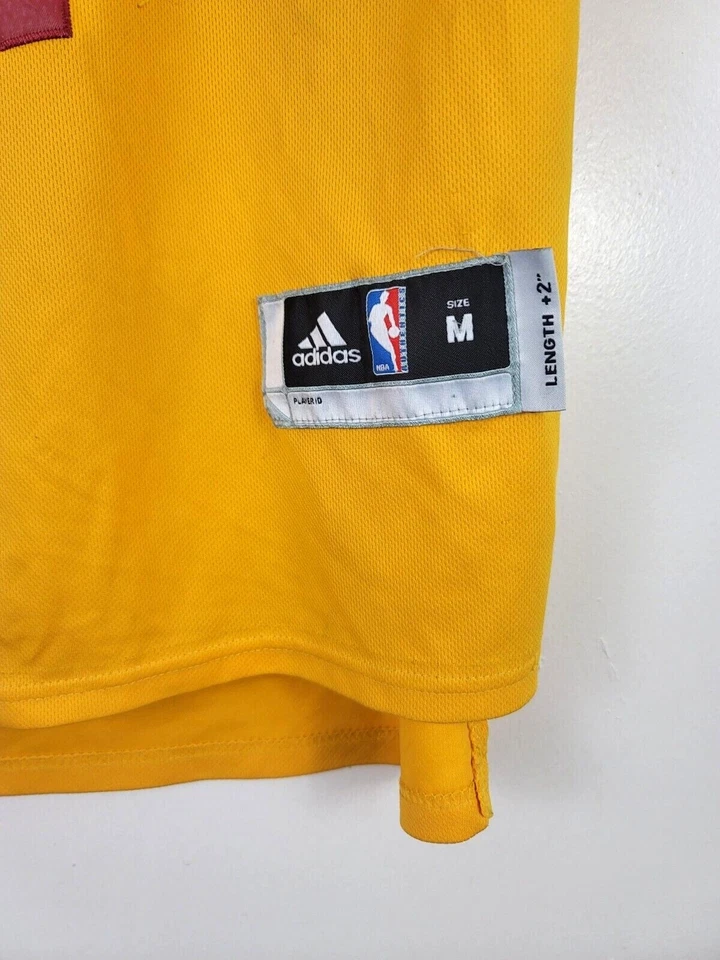 Camiseta Kyrie Irving Cleveland CAVALIERS #2 Amarilla Adidas Cosida Poliéster Jl2 Foto 3 de 4