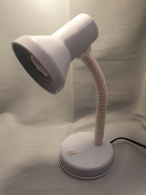 Mini elektrische Tischlampe in weiß nimmt bis zu 40W Glühbirne auf