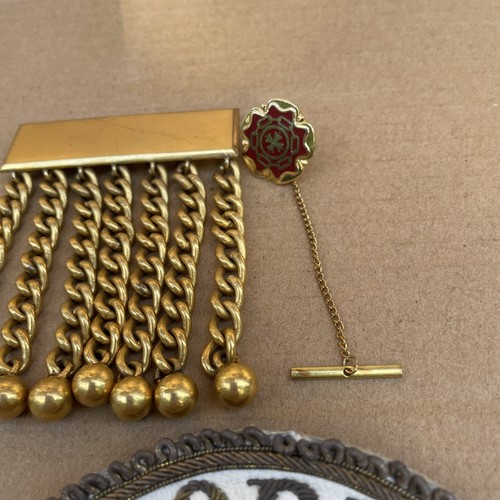 Vintage Lot Of Masonic Apron Furniture (some Brass) & A Patch & Tie Pin - Foto 5 di 8