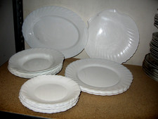 Arcopal  4 Speiseteller , 6 Suppenteller,  6 Kuchenteller 1 Servierplatte + 1 ..