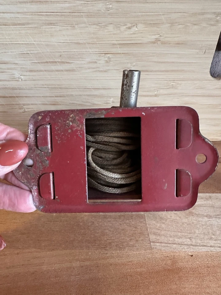 vintage clothes line reel - Image 4 of 4
