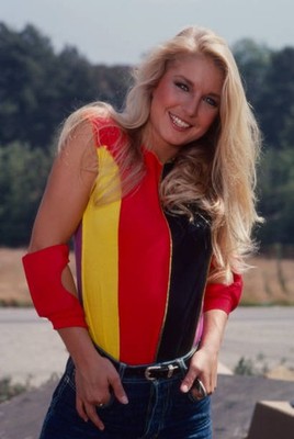 Heather Thomas appearing in the ABC tv show Fall Guy' 1981 Old Photo 29