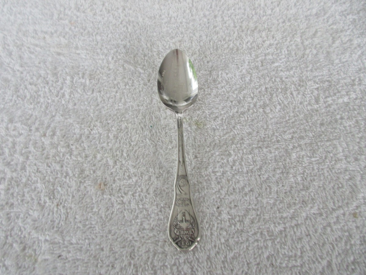 WM A Rogers 1933 Chicago Worlds Fair Souvenir Spoon ~ Hall Of