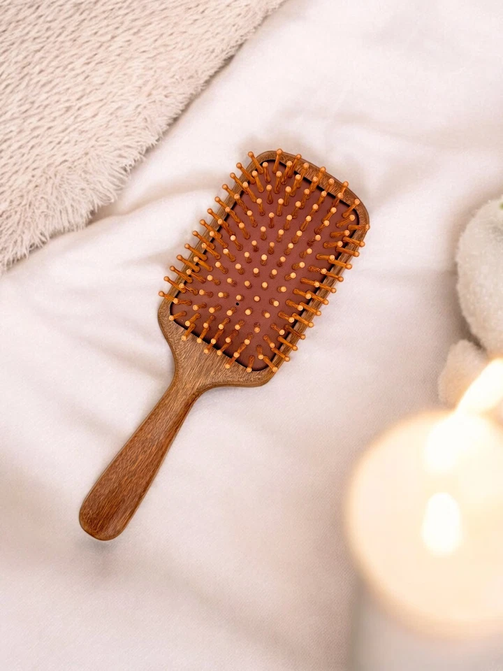 Cepillo de peine de sándalo artesanal - antiestático, ecológico, cabello liso Foto 4 de 4