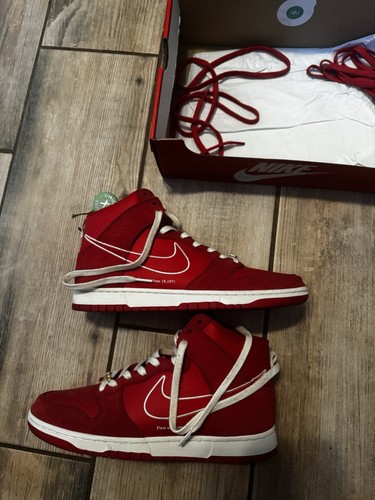 Size 10.5 - Nike Dunk SE High First Use Pack - University Red - Picture 2 of 8