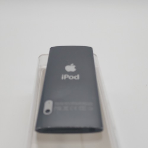 Apple iPod nano (5th Generation) 2GB Black A1320 For Parts or Repair With Case - Picture 7 of 17