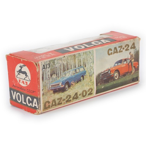 GAZ-24-01 in Green from Gorkovsky Avtomobilny Zavod, Novoexport A14, CCCP USSR - Picture 16 of 21