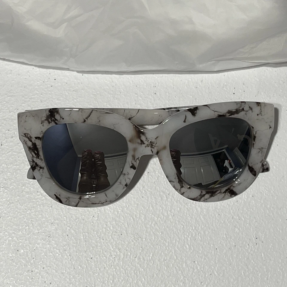 QUAY Australia: Sugar & Spice Women’s Sunnies Sunglasses Smokey Marble • NEW 🤍 - Image 4 of 4